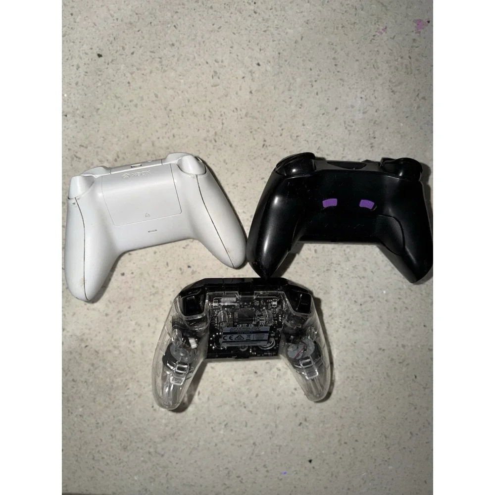 Lot Of 3 Xbox Controllers,and 3 Xbox One Games 2 Are‎ New